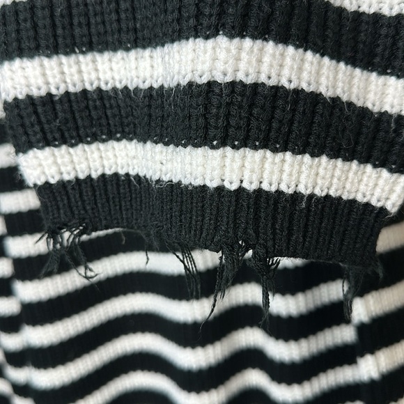 Sanctuary Jagger Cowl Neck Sweater in Black and Winter White Size Medium - Picture 5 of 12